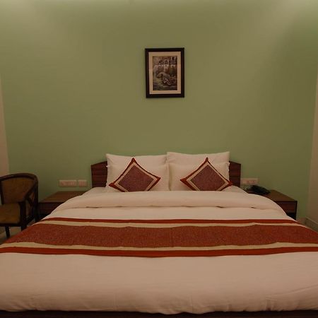 Peepal Tree Residency Bed and Breakfast Nuova Delhi Esterno foto