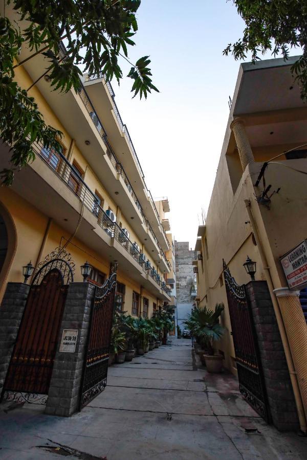 Peepal Tree Residency Bed and Breakfast Nuova Delhi Esterno foto